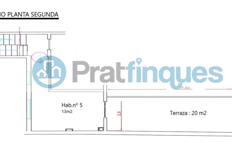 Un refugio de luz y armonía: El hogar donde tu familia florecerá ¿Buscas más que una casa? Te presentamos una propiedad con alma. Esta fantástica planta baja de 122 m² con una estància tipo estudio en segunda planta de 13 m² y terraza de 20m², no es solo un inmueble, es un escenario de bienestar donde la energía positiva se siente en cada rincón. Imagina las tardes de invierno al calor de su&nbsp;majestuosa chimenea, creando recuerdos imborrables con los tuyos en un salón que invita a la unión. Con&nbsp;4 amplias habitaciones&nbsp;(3 dobles y 1 sencilla y, 1 estudio en la 2ª planta),cada miembro de la familia encontrará su espacio de paz. La joya de la corona se encuentra en la planta superior: una estancia versátil de 13 m² que se abre a una&nbsp;terraza privada de 20m², el lugar perfecto para desayunos bajo el sol o noches de estrellas en total intimidad. ¿Sabes esa sensación de llegar a un lugar y sentir que 
