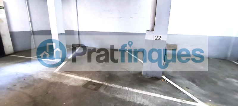 ¡Oportunidad en la ciudad de El Prat de Llobregat! Se vende plaza de parking individual en la calle Santiago Rusiñol, situada en la planta baja del edificio. Esta plaza de 14 m² ofrece espacio suficiente para coche mediano o grande y una moto. Se distingue por tener fácil maniobrabilidad, con distinción de puerta de acceso y otra de salida. El edificio cuenta con puertas de acceso automáticas y un circuito cerrado de seguridad, garantizando la máxima protección para tu vehículo. No pierdas la oportunidad de adquirir esta plaza, con todas las comodidades y medidas de seguridad que necesitas. ¡Contacta ya para más información y asegura tu espacio en una ubicación privilegiada! Desde Pratfinques, te realizamos todos los trámites de la compraventa y a la obtención de la financiación hipotecaria, liquidación de los impuestos y, inscripción registral. -&nbsp;&nbsp;&nbsp;&nbsp;&nbsp;&nbsp;&nbsp;&nbsp;&nbsp;&nbsp;&nbsp;&nbsp;&nbsp; El precio de venta del inmueble, no incluye impuestos ni tasas. (ITPADJ) -&nbsp;&nbsp;&nbsp;&nbsp;&nbsp;&nbsp;&nbsp;&nbsp;&nbsp;&nbsp;&nbsp;&nbsp;&nbsp; La plusvalía (Impuesto sobre el Incremento de Valor de los Terrenos Urbanos) es a cargo del vendedor. -&nbsp;&nbsp;&nbsp;&nbsp;&nbsp;&nbsp;&nbsp;&nbsp;&nbsp;&nbsp;&nbsp;&nbsp;&nbsp; En Pratfinques, NO COBRAMOS LOS HONORARIOS AL COMPRADOR, están incluidos en el precio de venta publicado. &nbsp;