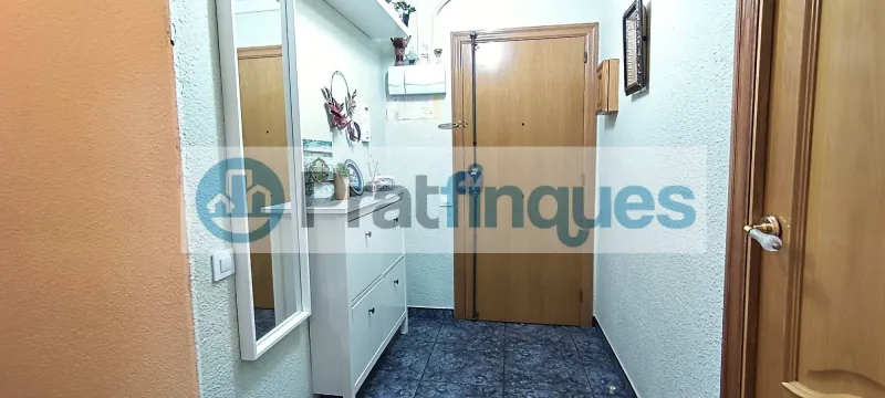PISO DE 4 HABITACIONES CON BALCÓN Y ASCENSOR - Ref. HB-206-0313-1009